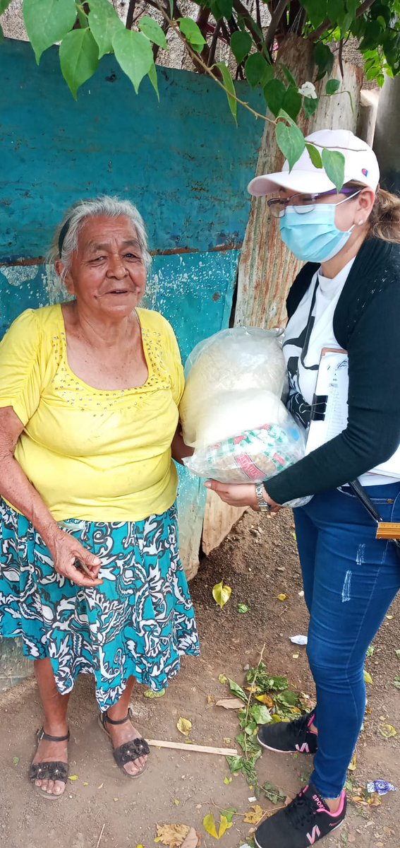 la_moralimpia's tweet photo. Entrega de paquetes alimenticios en Waspán Norte distrito 6 de #Managua @FelixAguirre123 @MarcioVargasA @misisita_xo https://t.co/68e06Mfsv0