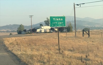 tfeldsjsu's tweet photo. My friend is moving from Medford, OR down to the Bay Area, CA today and told me she just stopped in the city Yreka. (Pronounced "Y"-reka) Hmmm. When I first heard of this city, I assumed it was spelled like "Ur-eka". Anyone else?  #ling107s22 https://t.co/qwZ0kiGgaW