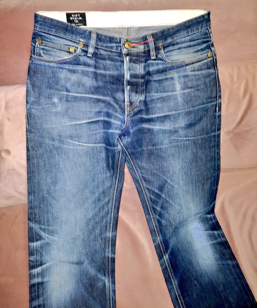J1mboJet's tweet photo. Super pleased to get my @hiutdenim back from repair today. 
Darned tears, restud on pockets and liner repaired. 
I'm a fully signed up member of #NoWashClub so these have only had 4 washes since 2018. Check the fade and creasing! 
#DarnGood #RefuseReduceRepairRecycle https://t.co/EETvMDx3xX