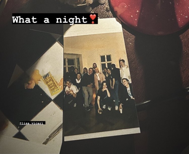 esto es lo único qué hay sobre el festejo de cumpleaños de lisa y se pueden ver que louis, moritz y gina fueron. amamos el reencuentro ❤️ pero lárguenme más contenido lo necesito