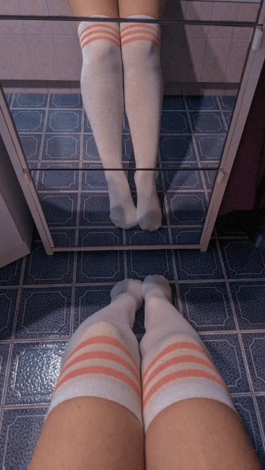 A qualcuno qui piacciono le autoreggenti quanto a me? https://t.co/Pd1wvsxGXh<a href="/tag/sayitback"class="tags"><span>#sayitback</span></a>