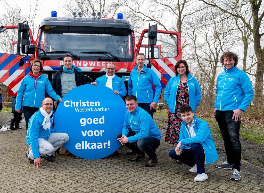 ChristenUnieWK's tweet photo. Speciaal voor @PHHolsappel en @idovanveen ook een foto met brandweerauto #goodmemories #GR2018 #GR2022 https://t.co/wmwnsSkCOz