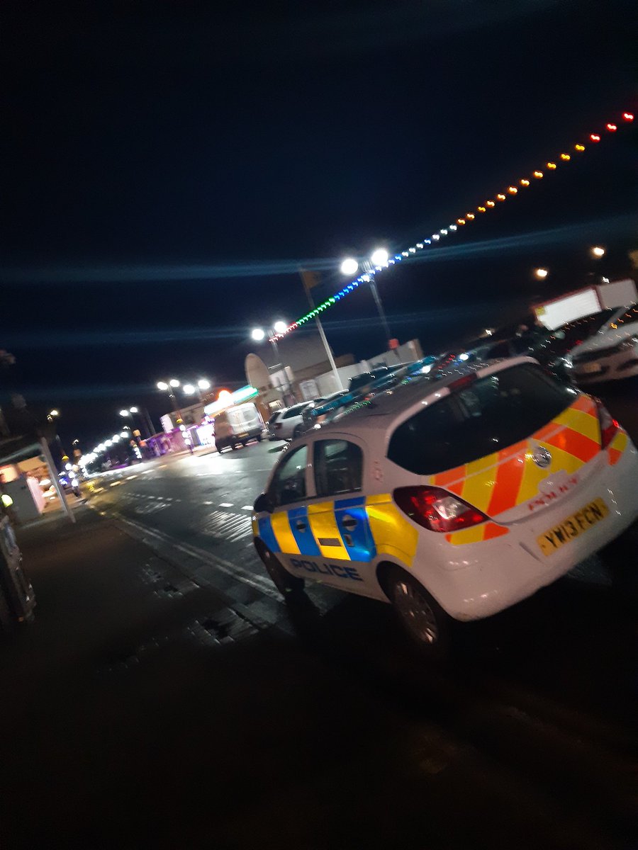 HumberbeatNEL's tweet photo. Recent criminal activity on Cleethorpes seafront is not acceptable and will not be tolerated, high visibility mobile and foot patrols this evening to prevent issues and support our businesses and visitors #Cleethorpes #wearehumbersidepolice #behaveorexpectconsquences #saferesort https://t.co/yl5P1AwhXs