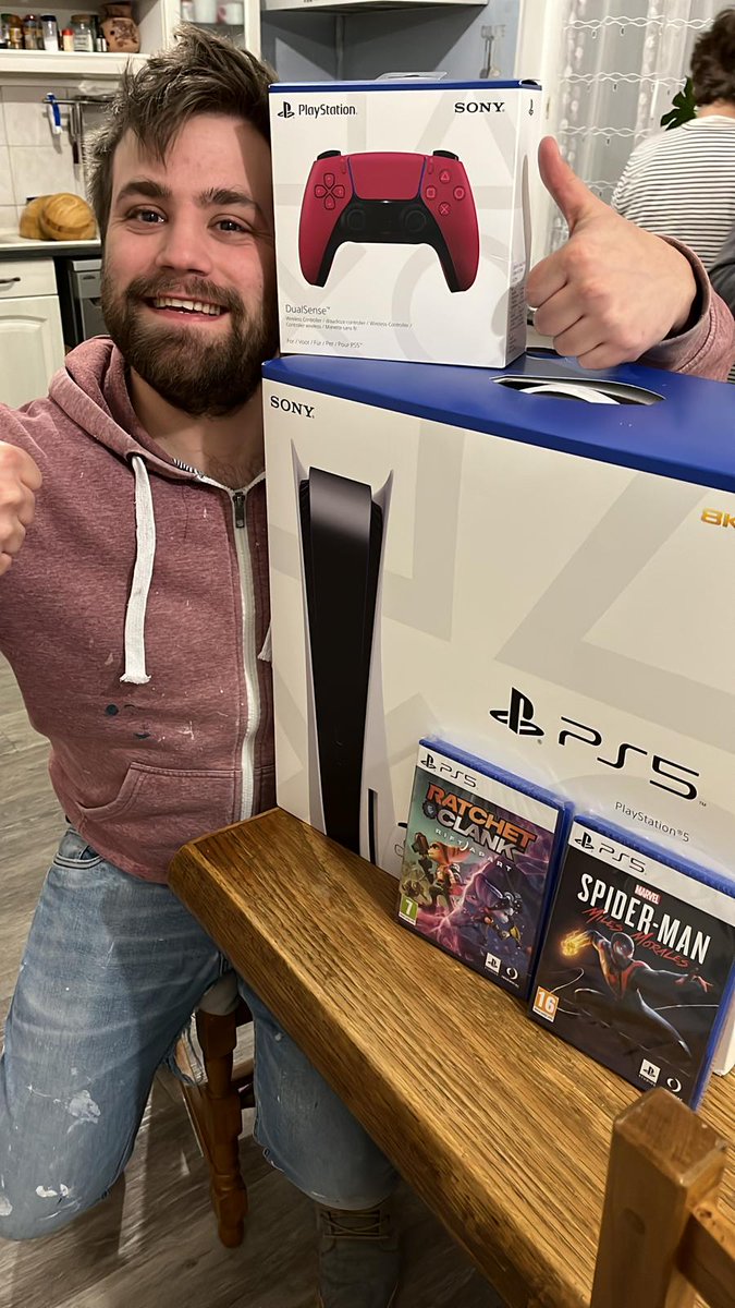 JulienleProf's tweet photo. Merci @CosmoGamesCom ! https://t.co/f43h34ZSBa