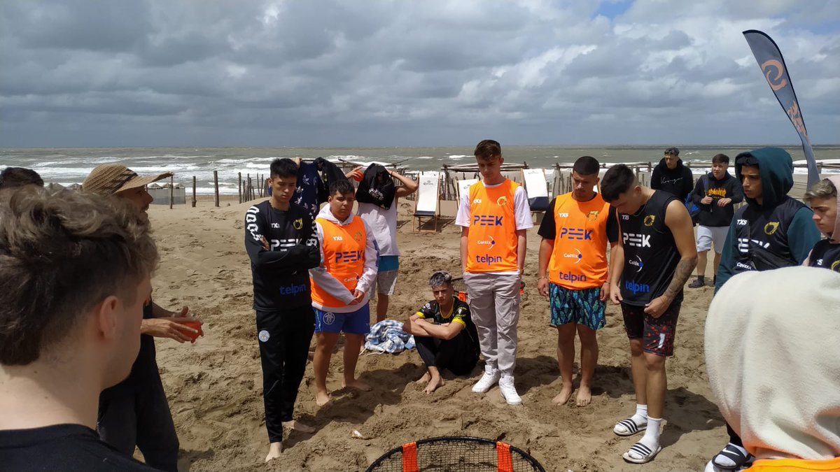 PeekLatam's tweet photo. #BeachGamesSeries2022 🏖️

Comenzó con todo los juegos de estas series 🔥

@lamonarquiaa @telpintv @LeviatanGG #Coltix #Strike360 💯

En vivo 🔴 https://t.co/pvkx411aHO https://t.co/c4pWW4fNLG