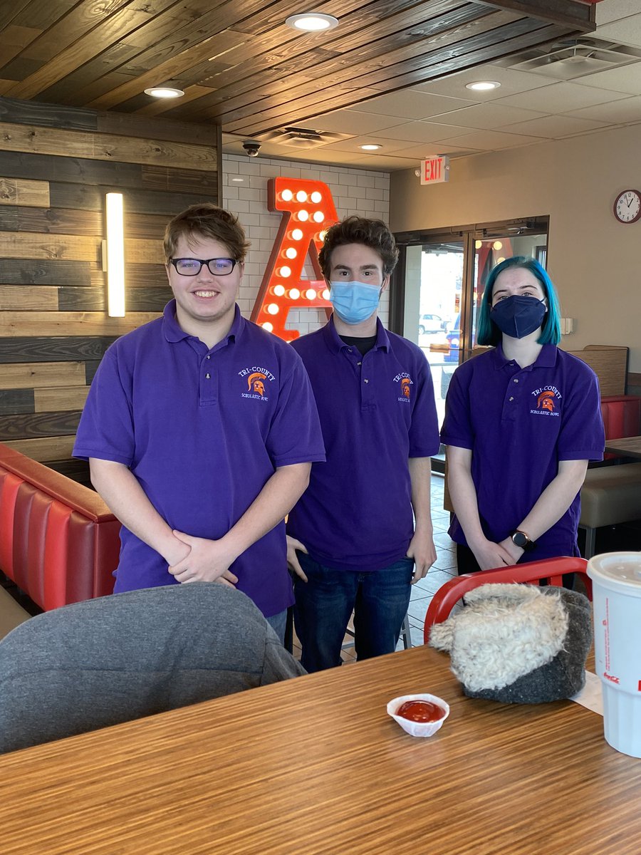 mrfleck203's tweet photo. TCT scholastic bowl participated at the LPC Conference Tourny &amp; was able to pick up 2 more wins &amp; give 2 tough teams a good fight. Some of us went to Arbys after to celebrate! #TitanTrue

TCT 140
Okaw Valley 80

TCT 270
Arcola 60

Blue Ridge 260
TCT200

Cumberland 240
TCT 170 https://t.co/TOaW4dMkoG