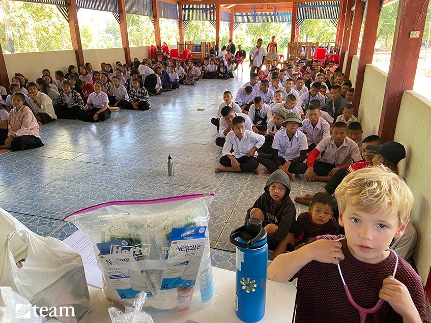 teammissions's tweet photo. What do a group of displaced teenagers, a missionary kid and a stick of chewing gum have in common? God connected the dots in an incredible way. Read the story here: https://t.co/YpVtBLSQMb https://t.co/YszJ5L0rTR