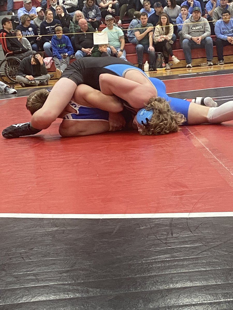 SummerlandAdvo1's tweet photo. YES!! Keaton Thiele pins Bo Oligmueller, GACC, in 4:52 to advance to the third-place match! Congratulations!! https://t.co/iWobIbVpsj