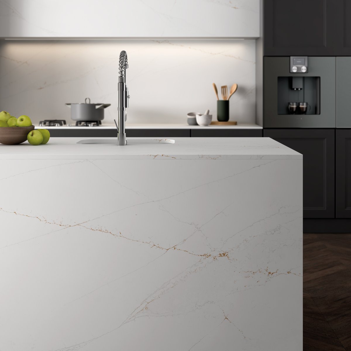 Delicate gold and grey veins feature throughout Silestone Glow from the new Ethereal collection. It's the perfect surface to bring together an elegant design with intricate details, while HybriQ+ technology ensures it's a sustainable choice for any project ♻️