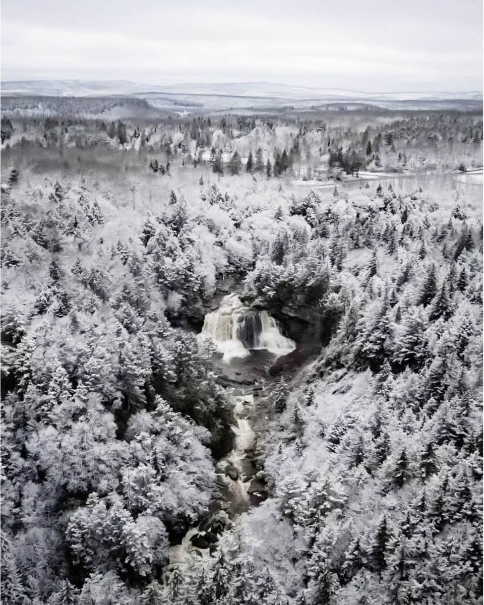 A snow-studded waterfall from a sky-high POV 📍 Maryland by <a href="/dronebydro/">DBD 📸🎞🚁</a>

Have any other moments of not-normal travel? Tag us in your pics and show us how you #EludetheOrdinary.