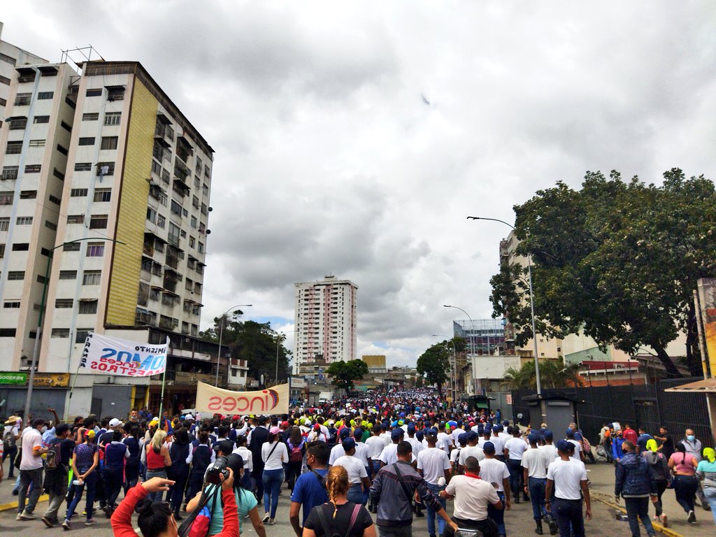 fpatrimonioccs's tweet photo. La Alcaldía de Caracas a través de Fundapatrimonio Presentes y siempre consecuentes... Marchando junto la #JuventudLealYPatriota 

@NicolasMaduro
@gestionperfecta https://t.co/gr2LjZTIHq