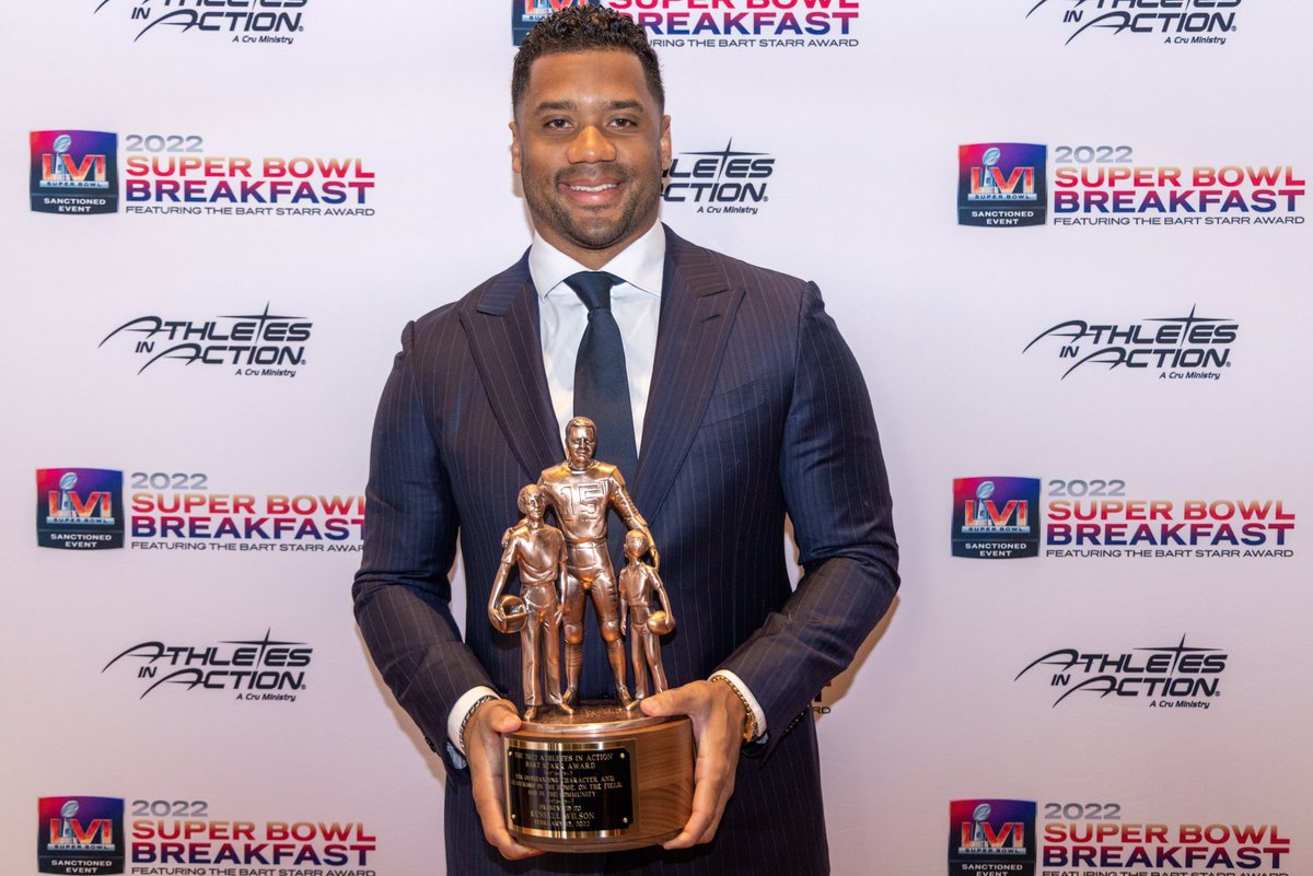 Seattle Seahawks on X: Congrats to this year's Bart Starr Award winner, @DangeRussWilson! The award, voted