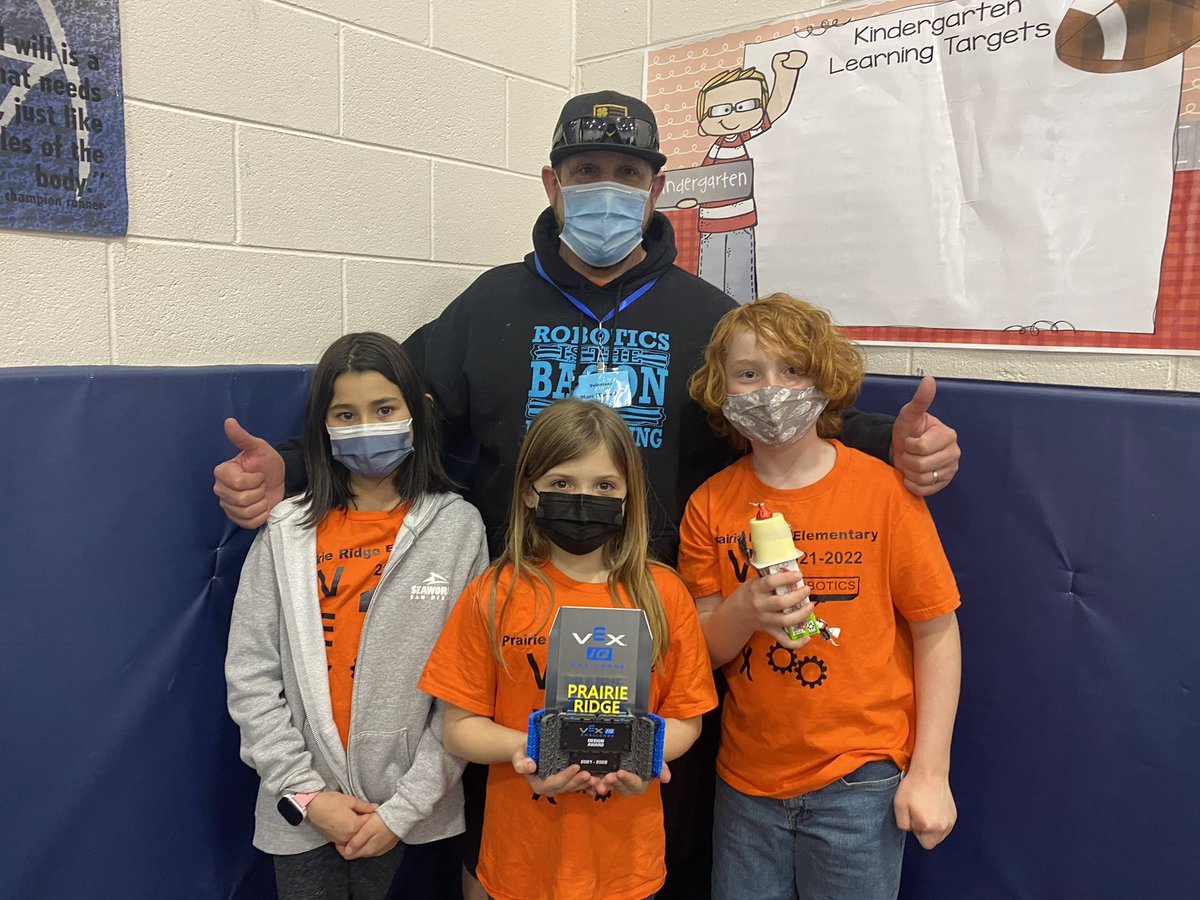 JenOlsenSVVSD's tweet photo. Super proud of these kids from @PrairieRidgeES ! Excellence and design awards! #hardwork #engineering #innovation #StVrainStorm #teamwork #Vex #fredericklearns #proud https://t.co/YSThtyM6ZF