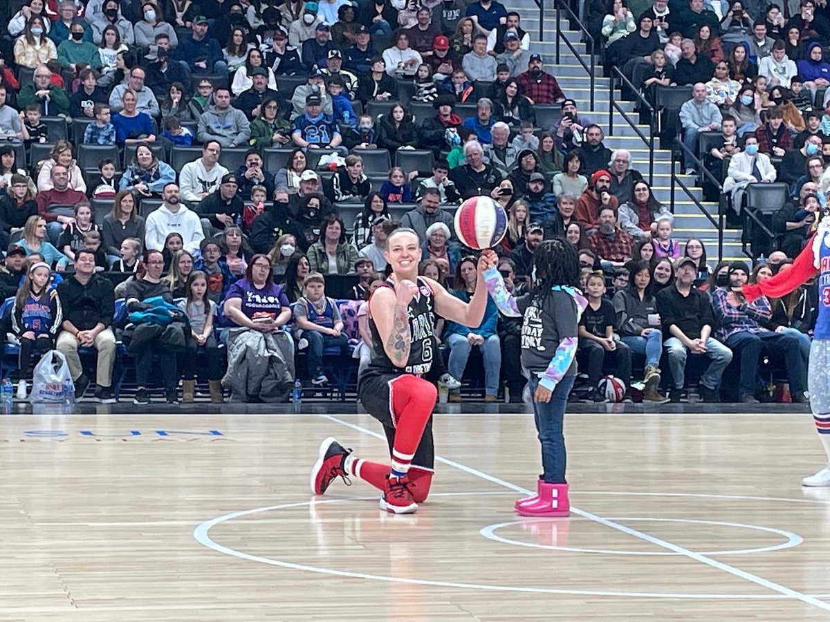 MoheganArenaPA's tweet photo. Now that was a Welcome Home party ๐๐
Congrats Mighty Hopkins and thank you to all the @Globies for an incredible night in the 5-7-0!
#harlemglobetrotters #globies #MSAPA #WilkesBarre #Pittston #wbhere #msapa #HereInLC #MightyHopkins https://t.co/no7MT4KwLu