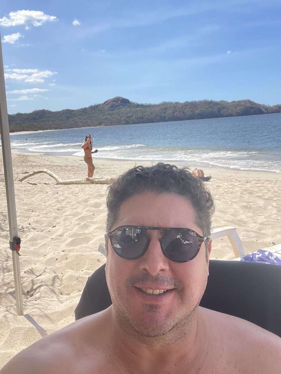 chavesson7's tweet photo. La playa es lo mejor https://t.co/bJOGbpFcjC