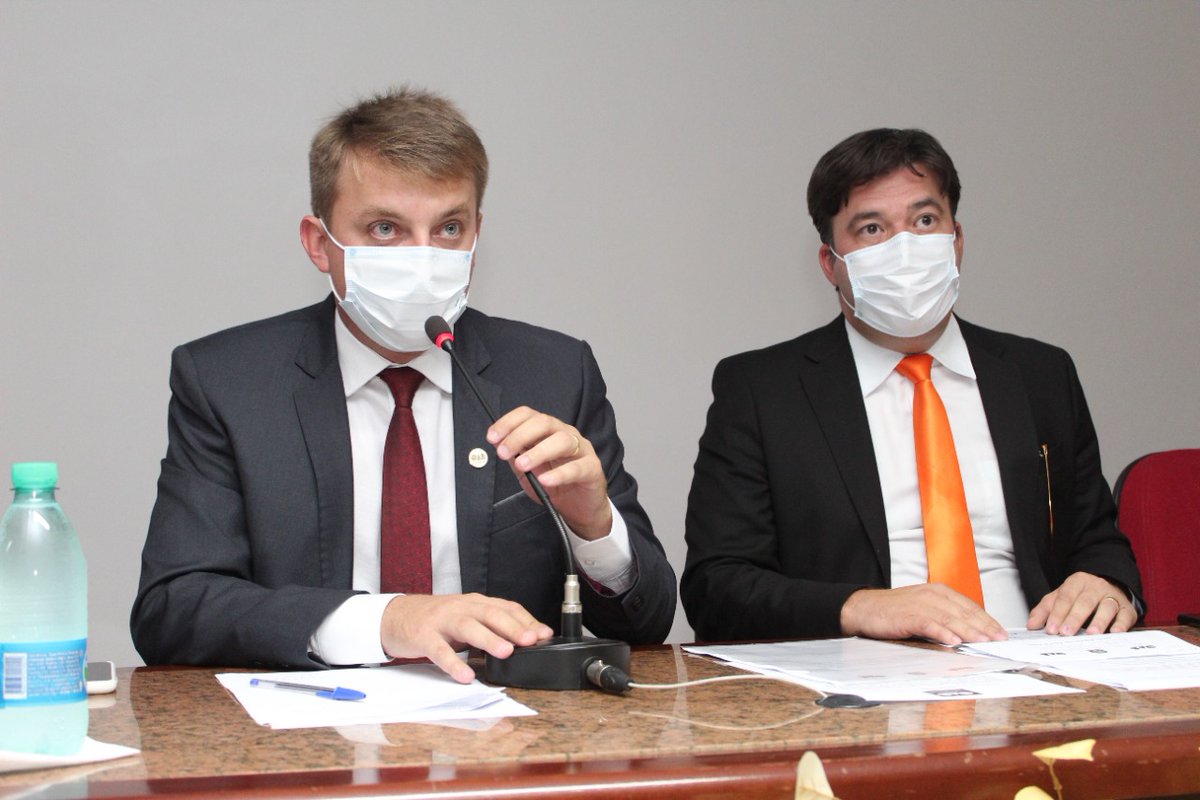 POSSE SUBSEÇÃO GURUPI ⚖

Foi empossada em cerimônia solene a nova diretoria da Subseção OAB Gurupi. Os novos dirigentes prometem uma gestão de renovação, feita da advocacia e para a advocacia. Confira. bit.ly/3sBXtiT

#OABTocantins