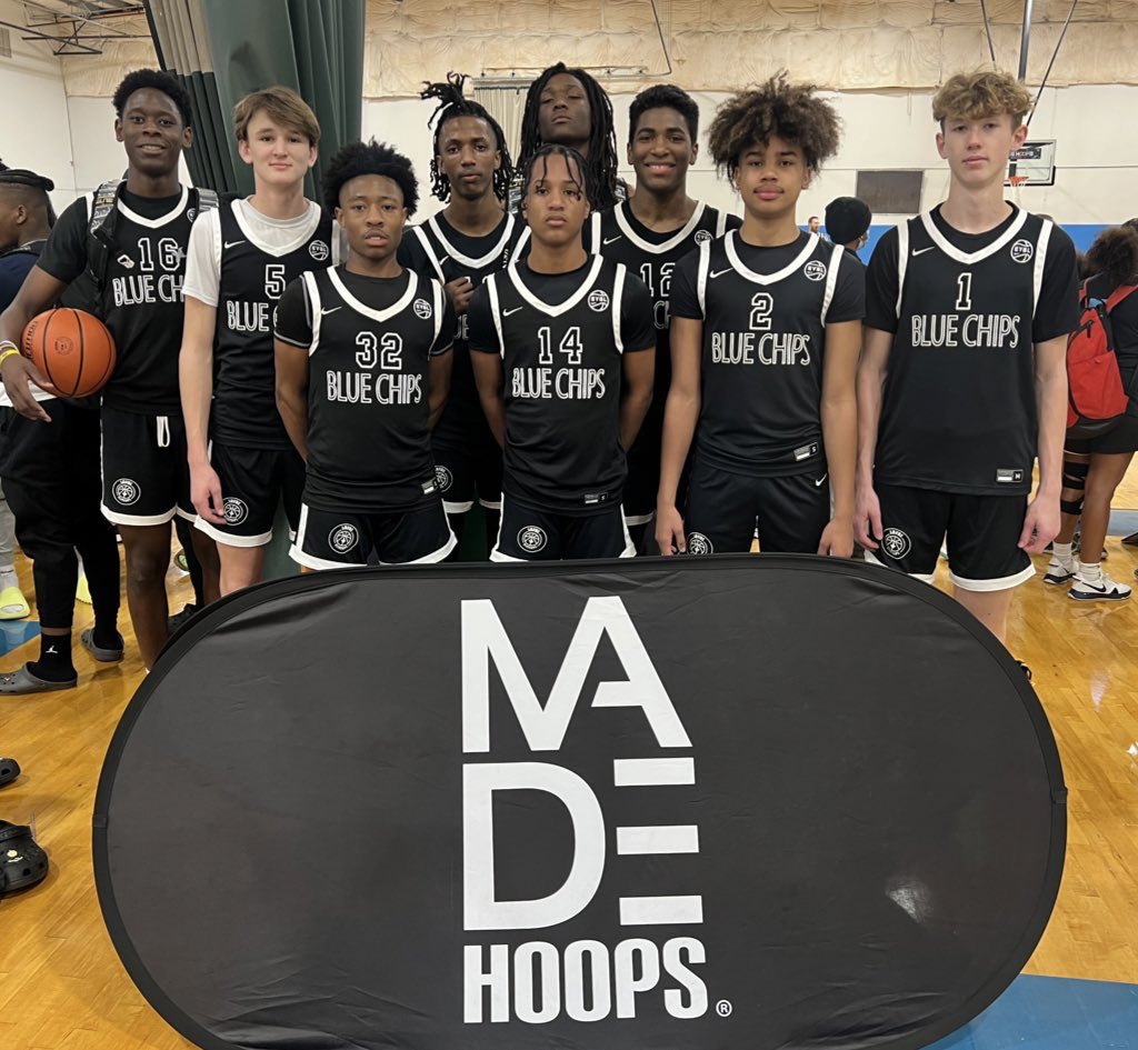 BLUECHIPS2026's tweet photo. Blue Chips in 🅿️ortland, Oregon at @madehoops West Coast - Session 3! 

1-0 so far... 

🔥🔥

#LOFDL https://t.co/knrUWrrFXZ