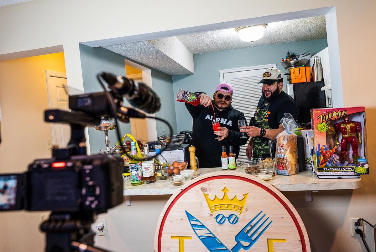 TobiasEats's tweet photo. @TobiasEats Had A Blast on The @YouTube Series 📺#ConcinandoConQueue with Your Girl’s Favorite DJ 💿 #DJQueue &amp; You know Tobias Brought A #FullSend 🍻 https://t.co/mBuc773ytt
