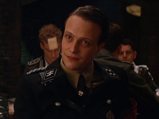 Бесславные ублюдки дитер хельстром. Август дель бесславные ублюдки. Аугуст диль бесславные ублюдки. Аугуст диль бесславные ублюдки. Бесславные ублюдки фильм 2009.