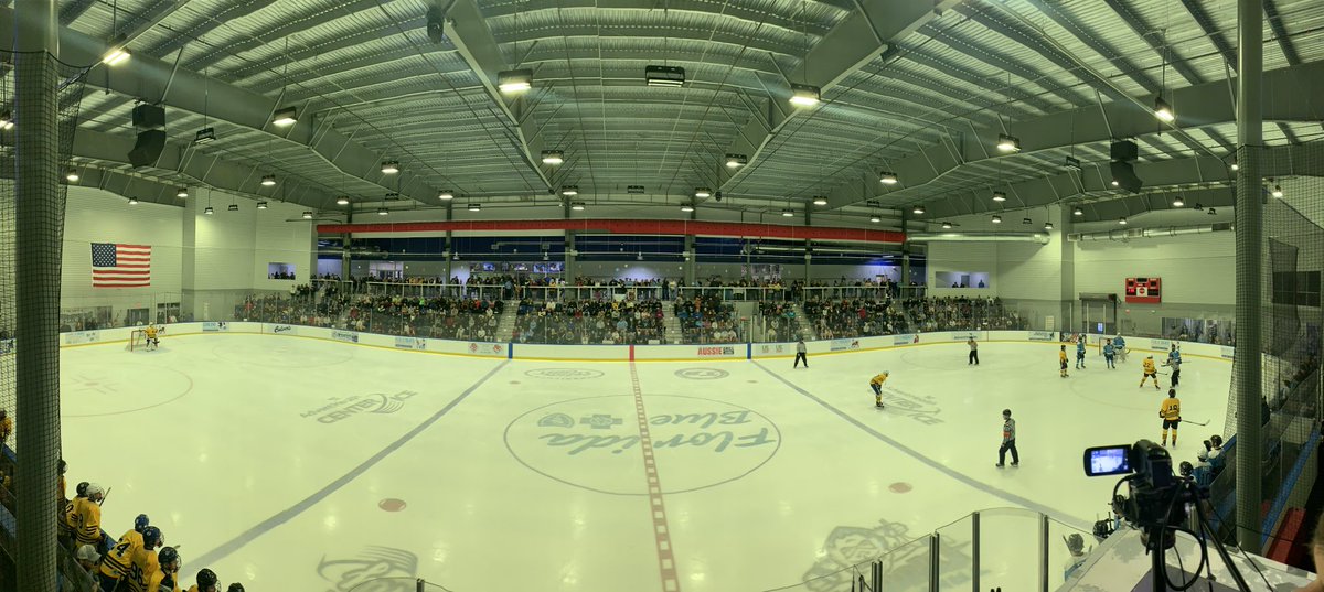 TBLHockeyDev's tweet photo. The @TBLHSHL championship is packed! 🤗 #LightningMade https://t.co/u14tFX7du1