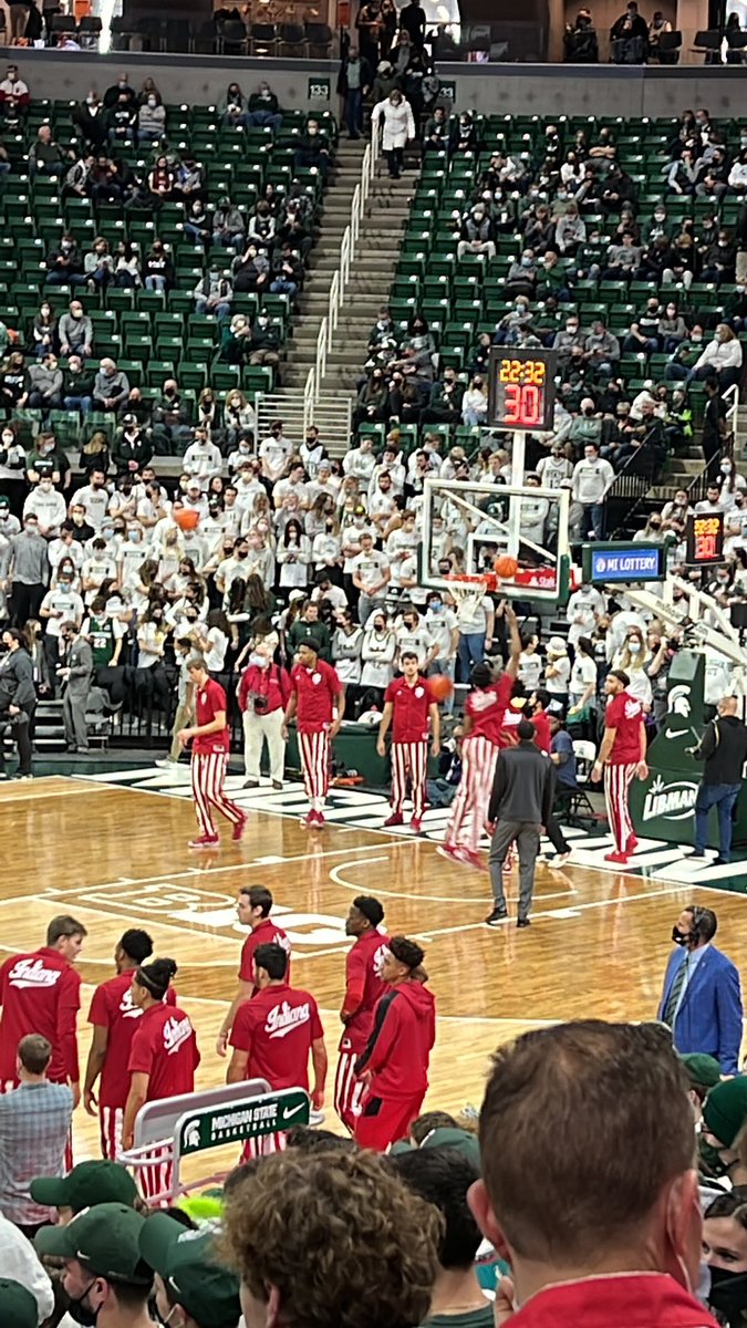 b_schlotterback's tweet photo. Let’s go #IUBB!!! https://t.co/xnSyNxM7Gn