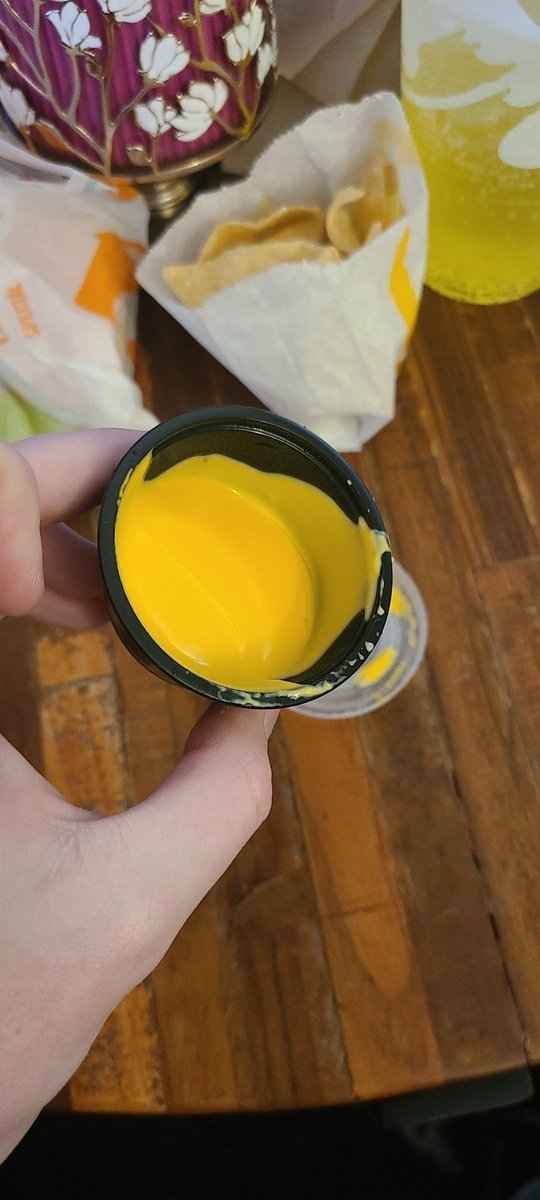 PeakedInHighSch's tweet photo. @tacobell I mean wtf. I'm going to start paying you dirt bags with 25% of full size dollars. Guess you expect people to order 5 fucking nacho cheeses to eat one order of nachos. Gfy https://t.co/c1f94vFzxO