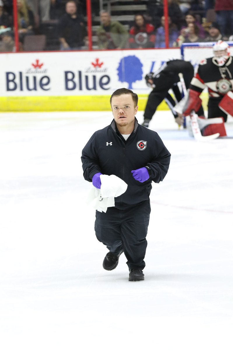 T8Rt0t9511's tweet photo. “Don't let your dreams be dreams, make them realities”
#thisistim #hockey #chasingdreams #dreamchaser #keepgrinding #relentless #determined #athletictrainer @cincycyclones https://t.co/kun6PzU2qL