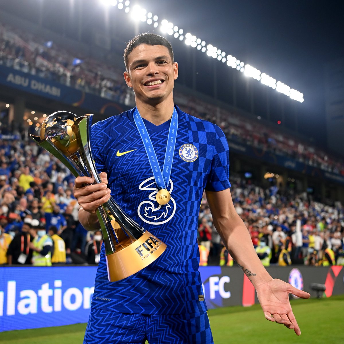 🔵 Thiago Silva: a champion at 37 🏆

#UCL