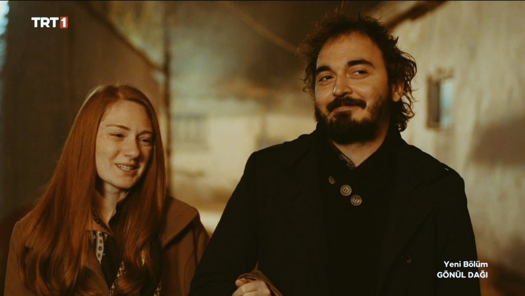 Gölgesini bile feda edemeyen aşığım dememelidir..
 #GönülDağı