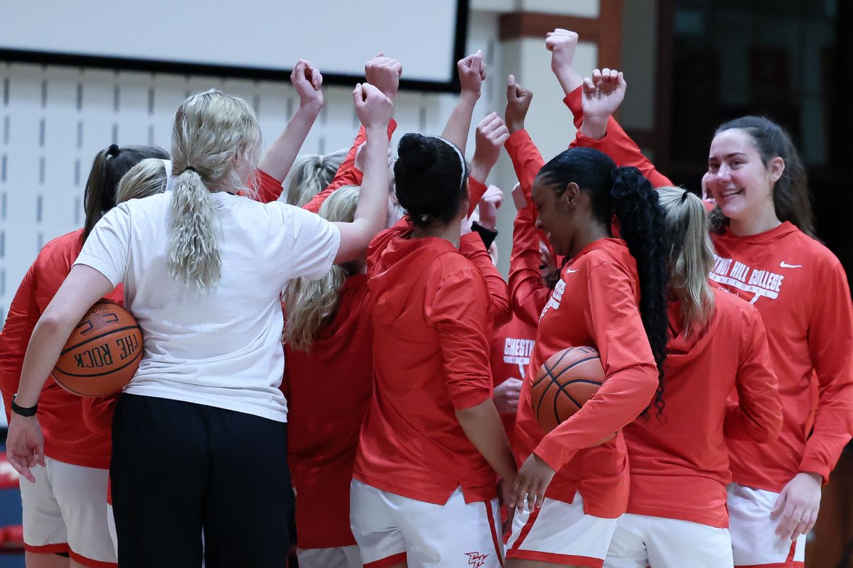 .<a href="/emilychmiel1/">emilychmiel</a> gets her 10th double-double (17 pts., 11 reb.)
<a href="/cassiesebold/">cassie sebold</a> leads team with 18 pts.
Bri Hewlett has double-double (15 pts. 10 rebs.) 
Lauren Crim scores 14 pts.
 Griffins shoot 55% over final three qtrs!

#GriffinPride   #GriffinNation #ScarletAndGold
