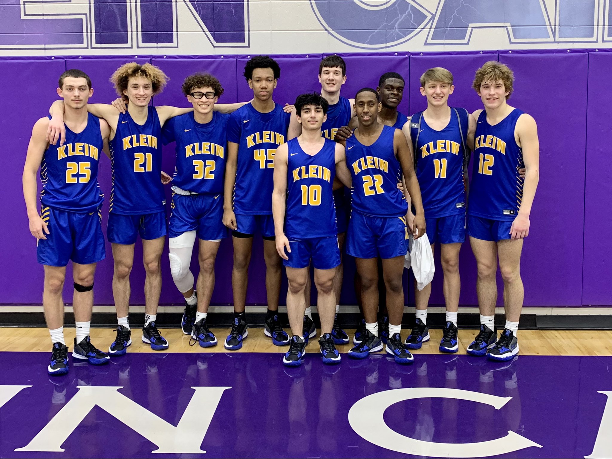 Klein High Basketball on Twitter: "Klein BearKats end districts with a win over Klein Cain. These guys a great 2021-22 season. Wednesday is a bye game then on to playoffs! @
