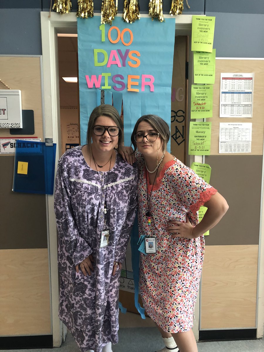 Happy 100th day of school 👵🏼 <a href="/CroleySavana/">Mrs.Croley</a>