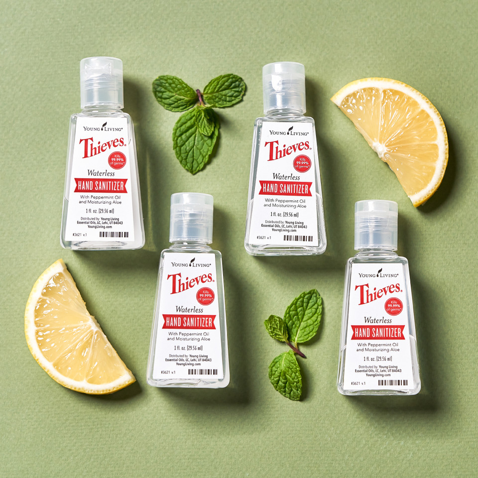 DonnaLGrace's tweet photo. Say hello to clean hands on the go with Thieves Waterless Hand Sanitizer. ⁣
.
.
#essentialoils #scents #youngliving #healthyliving #aroma #crafts #cleaning #smell #diffusing #rollon #DIY https://t.co/kWQEOJqW6P