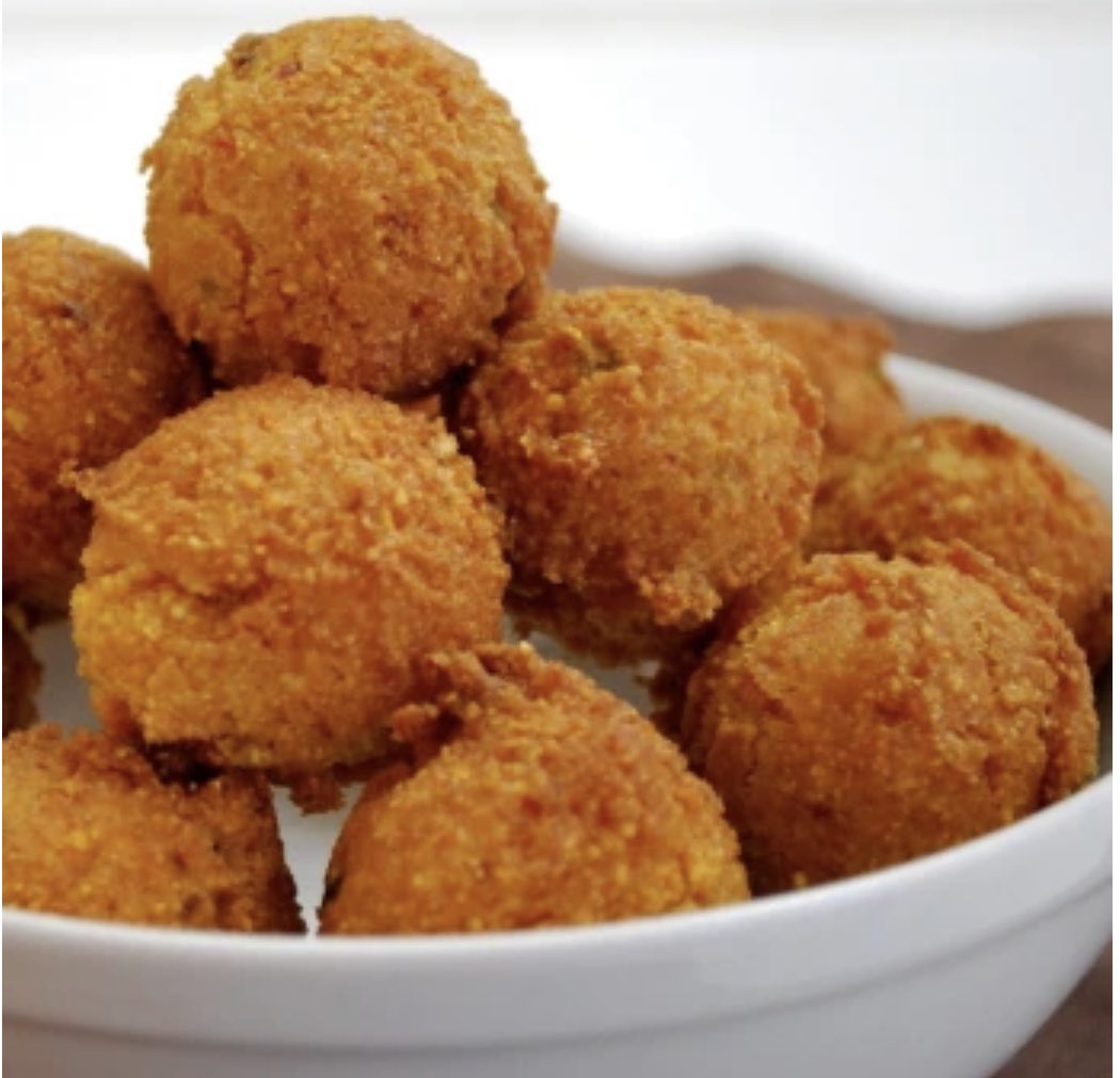 Maximthorne's tweet photo. Who has a good recipe for Hush Puppies? Gotta celebrate the ingenuity of runaways from slavery in the Deep South. These runaway slaves would throw corn meal out to distract the dogs from tracking them. It worked. Dogs stopped barking and tracking, hence “hush puppies”. https://t.co/il2SgJLFR1