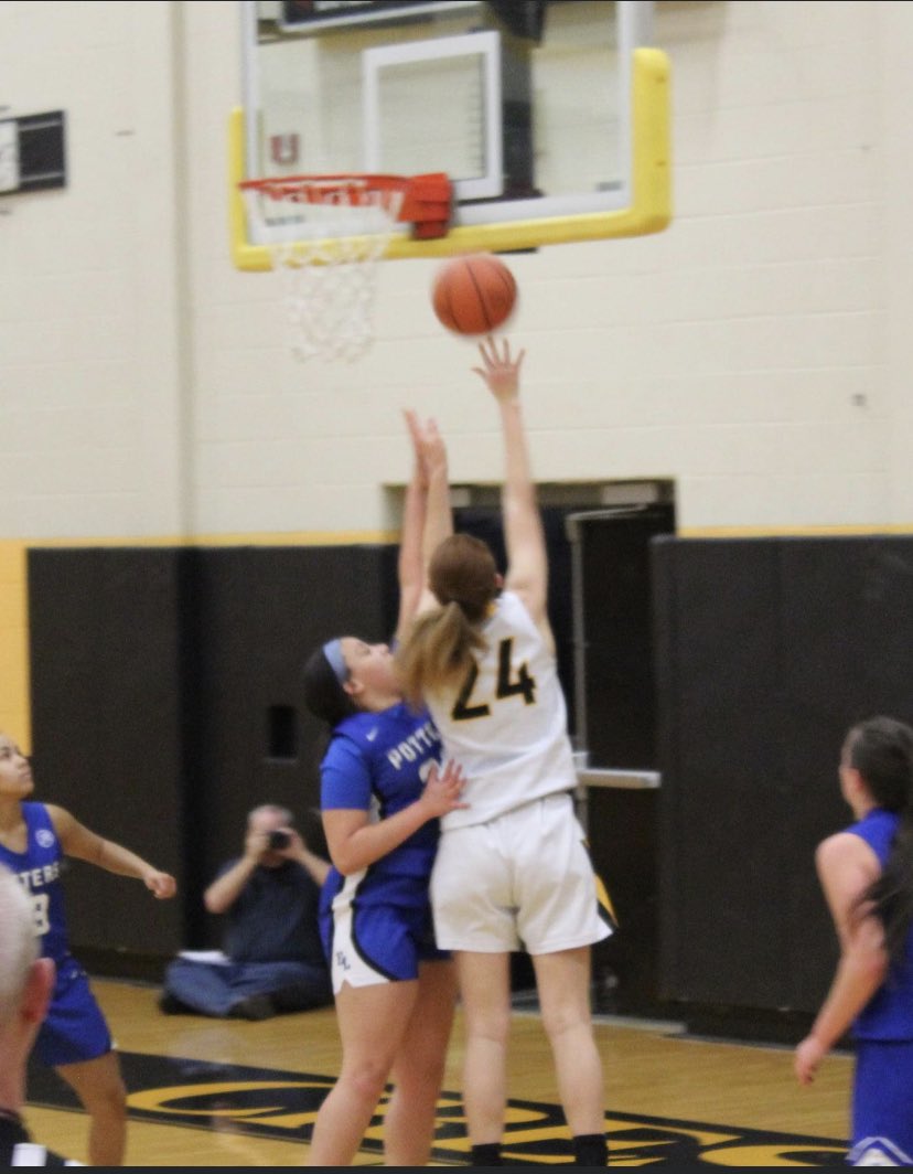 Huge congratulations  to freshman Luvrain Gaskins who broke our single-season blocked shots record today! Luvrain currently has 96 blocks, surpassing Tami Templin’s record set in the 1999-2000 season.