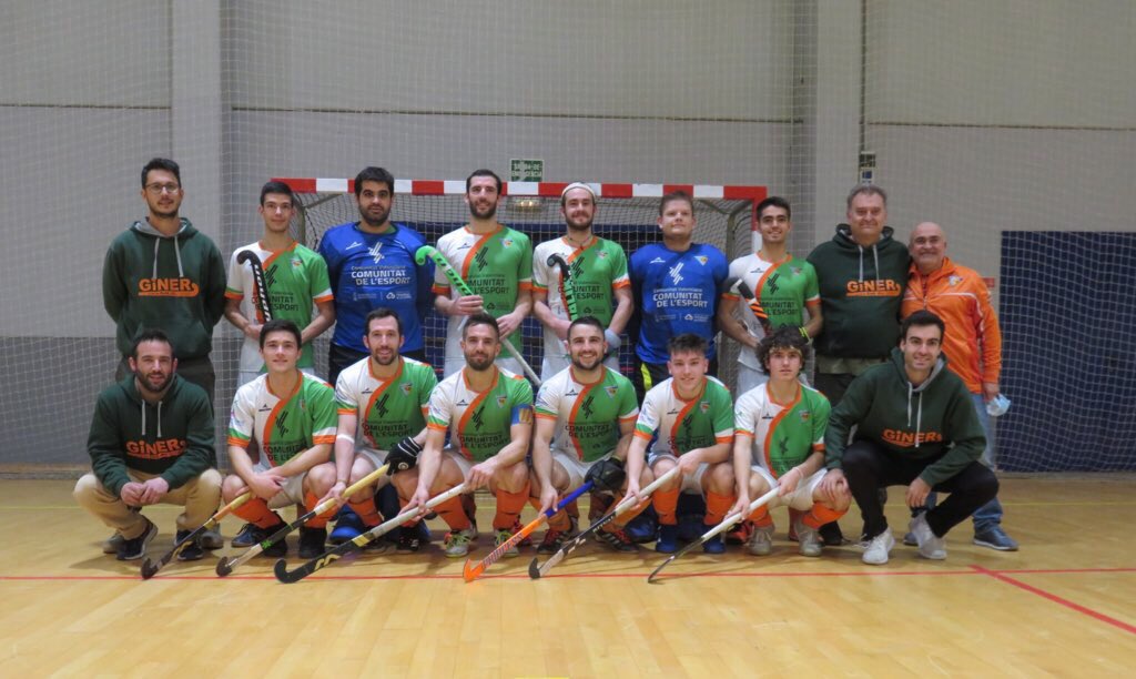 C.D. GINER DE LOS RIOS (@hockey_giner) on Twitter photo El próximo fin de semana, tendremos tres equipos en las finales de #hockey Sala q se disputan en Valencia. Trabajo. Esfuerzo. Superación. Y mucho apoyo. Estamos muy orgullosos.
Gracias a todos los que lo hacéis posible.
<a href="/comunitatesport/">Comunitat de l'Esport</a> <a href="/FTA_CV/">Fun.Trinidad Alfonso</a> <a href="/rfe_hockey/">RFEH Hockey</a> <a href="/FDMValencia/">FDM Deporte València</a> <a href="/FHCV/">FHCV Hockey</a> El próximo fin de semana, tendremos tres equipos en las finales de #hockey Sala q se disputan en Valencia. Trabajo. Esfuerzo. Superación. Y mucho apoyo. Estamos muy orgullosos.
Gracias a todos los que lo hacéis posible.
<a href="/comunitatesport/">Comunitat de l'Esport</a> <a href="/FTA_CV/">Fun.Trinidad Alfonso</a> <a href="/rfe_hockey/">RFEH Hockey</a> <a href="/FDMValencia/">FDM Deporte València</a> <a href="/FHCV/">FHCV Hockey</a>