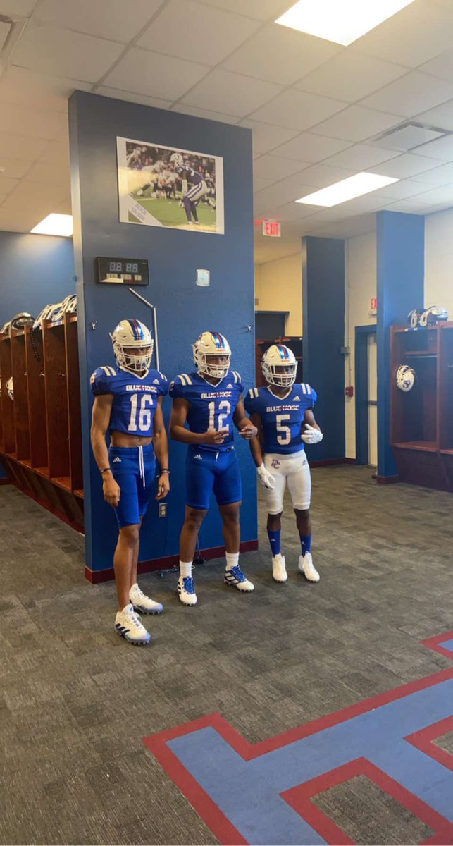 Thank you @BlueHoseFtball <a href="/CoachSirrArchie/">Aaron Archie</a> for the visit!! Had a great time.