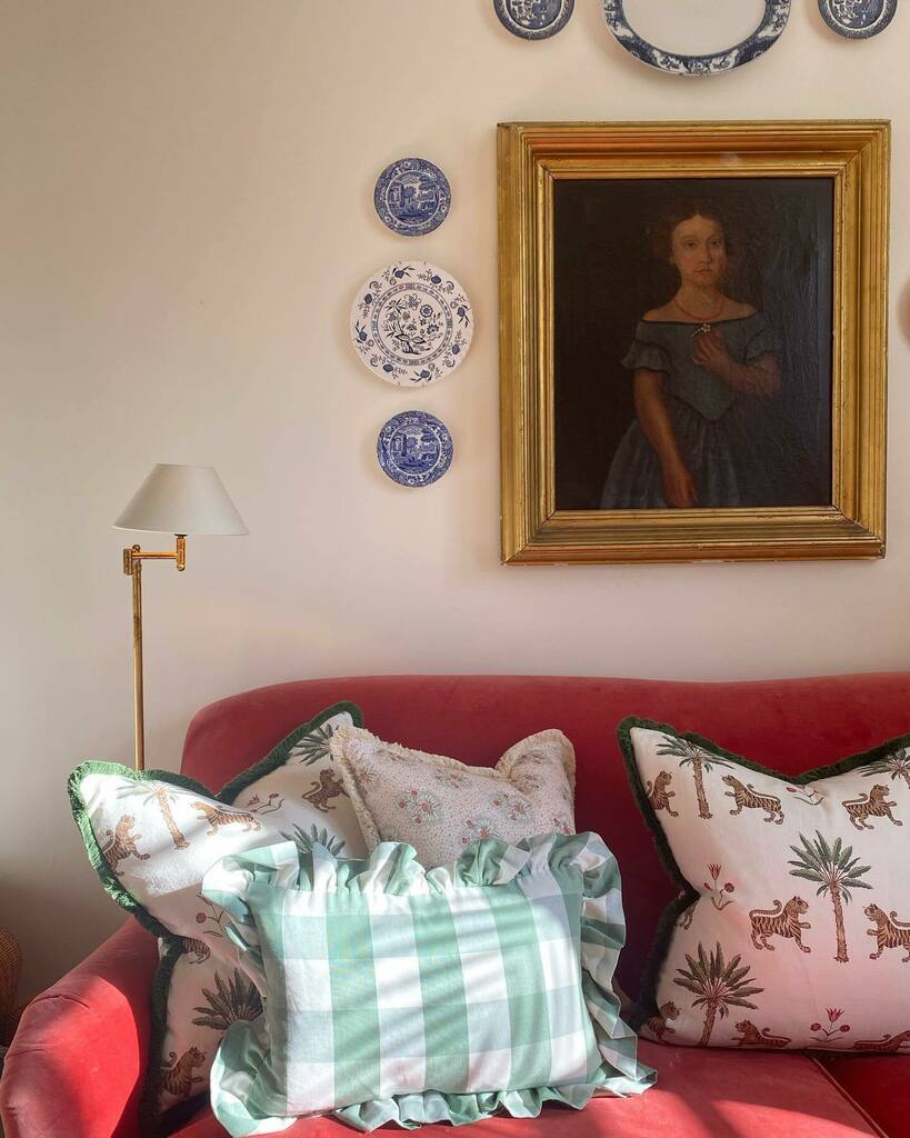 seansymington's tweet photo. It’s been such a fun day installing our Camden project. It has been such a joy to work on from start to (nearly) finish… we have been at it since the crack of dawn and can finally see it coming together. Still waiting on a few pieces like custom tablecloths, skirted sinks, b… https://t.co/eon8wp6sxl