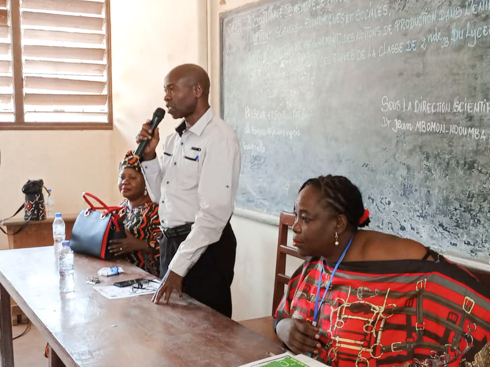 RCA : Le CJCLD échange avec les étudiants en journalisme sur les notions de la #désinformation
👉🏾Cette causerie – débat s’inscrit dans le cadre du projet « Sauver la démocratie contre la désinformation en Centrafrique », mise en œuvre par  le CJCLD.
<a href="/236News/">236 News 🇨🇫</a> <a href="/FranceBangui/">La France à Bangui</a>