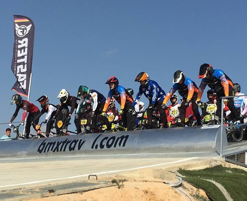 Inmejorable día de #BMX con la Ronda Alicante del BMX Travel Open en #ElCampello (#Alicante) y las competiciones de la <a href="/LigaLBR/">LIGALBR</a>. Una disciplina ciclista espectacular, joven, que crece imparable. Enhorabuena a los organizadores y toda la suerte a corredoras y corredores.