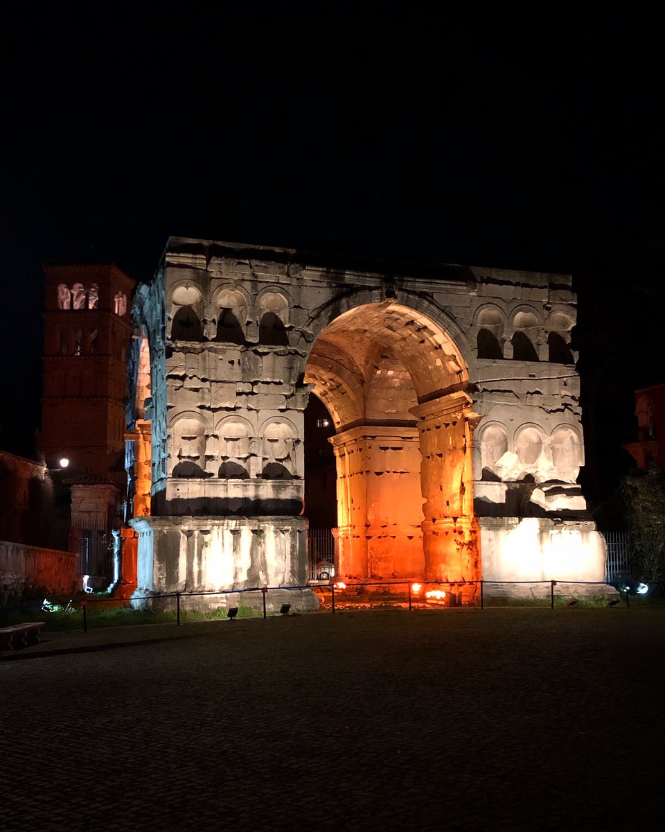 DiVicio's tweet photo. “Il mondo va sempre, muovendosi in cerchio e partendo da se stesso a se stesso ritorna”
#Macrobio
#Roma #Rome https://t.co/Ceag0334vb