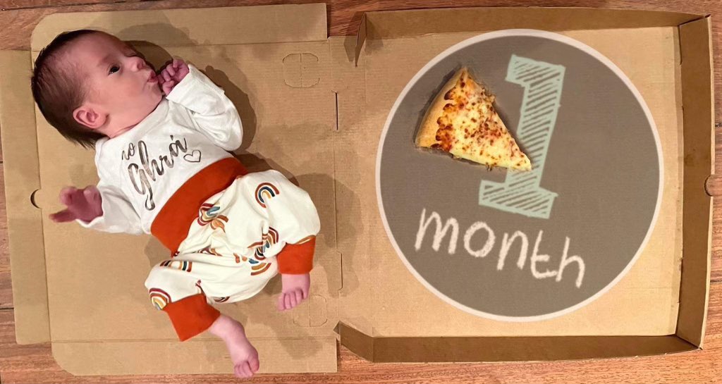Rosemary_Murphy's tweet photo. A baby, pizza..what’s not to like?!
Why does the newborn stage go by so fast though?
#Dion
#onemonthold
#Rotundababy
#milestonepic
#Januarybaby
#pizza https://t.co/kMtZkKViXI