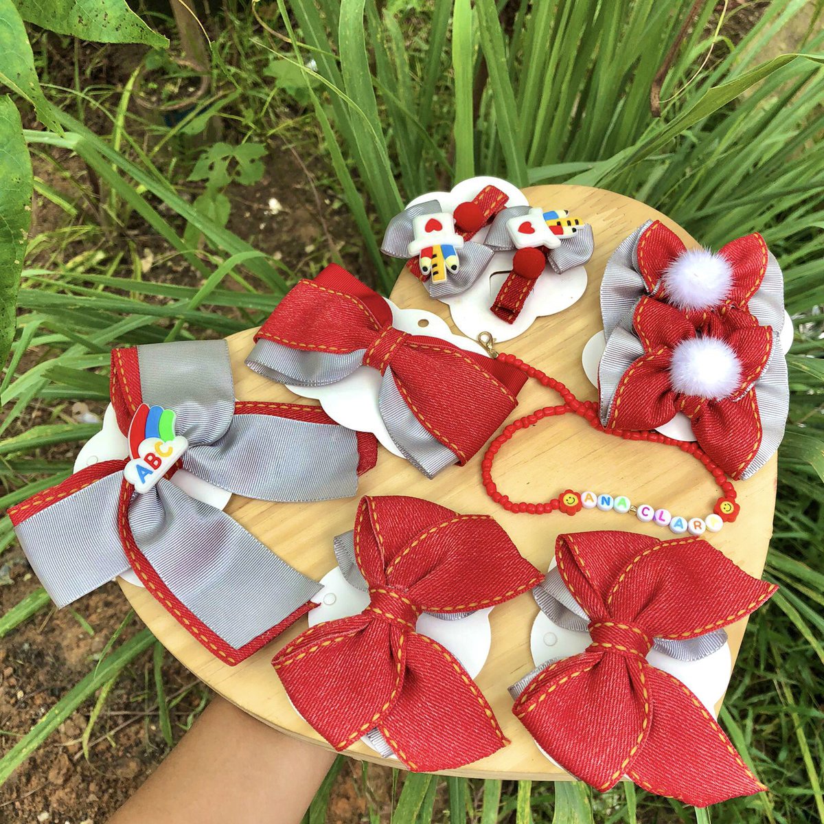 Ana_Barbarax's tweet photo. Kit laços escolares 😍
Cores escolhidas pela mamãe 😍 https://t.co/GMIcvJbXQK