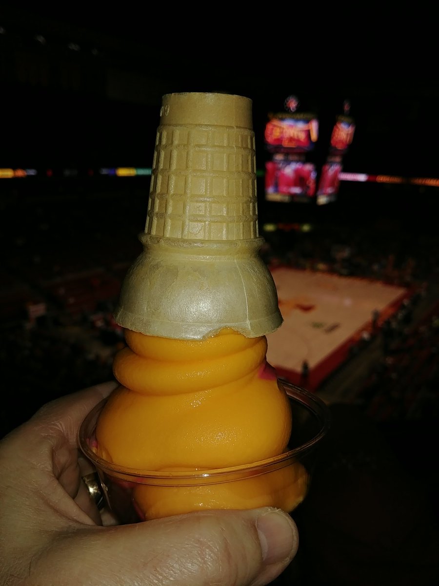 randybenton84's tweet photo. This might be the highlight of the game if the guys don't start shootin' any better !! #clonecone https://t.co/W0Qkcske9q