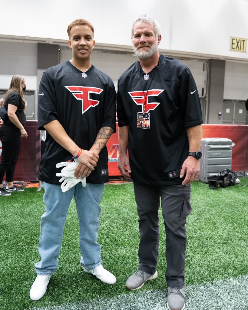 Swagg's tweet photo. FaZe Favre https://t.co/ToaehfY8TO