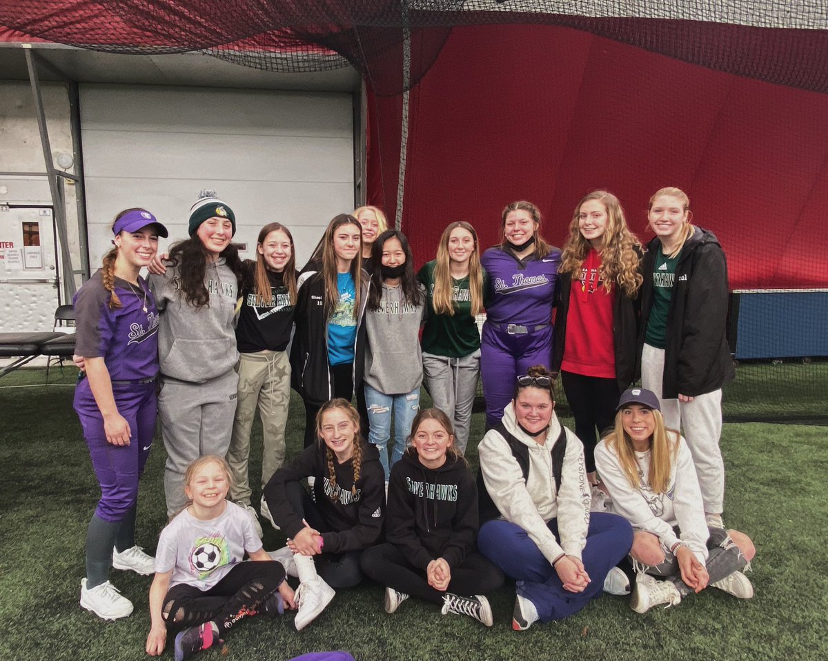 12U hanging out with a few <a href="/SilverHawkSball/">Silver Hawks</a> 16U and 18U players at Rosemont, watching Coach <a href="/raymond2021/">KK_Raymond2021</a> and <a href="/cassidycarby/">cass</a> play for <a href="/USTSoftball/">Follow @TommieSoftball</a>! Their love for the game is inspiring! 💚