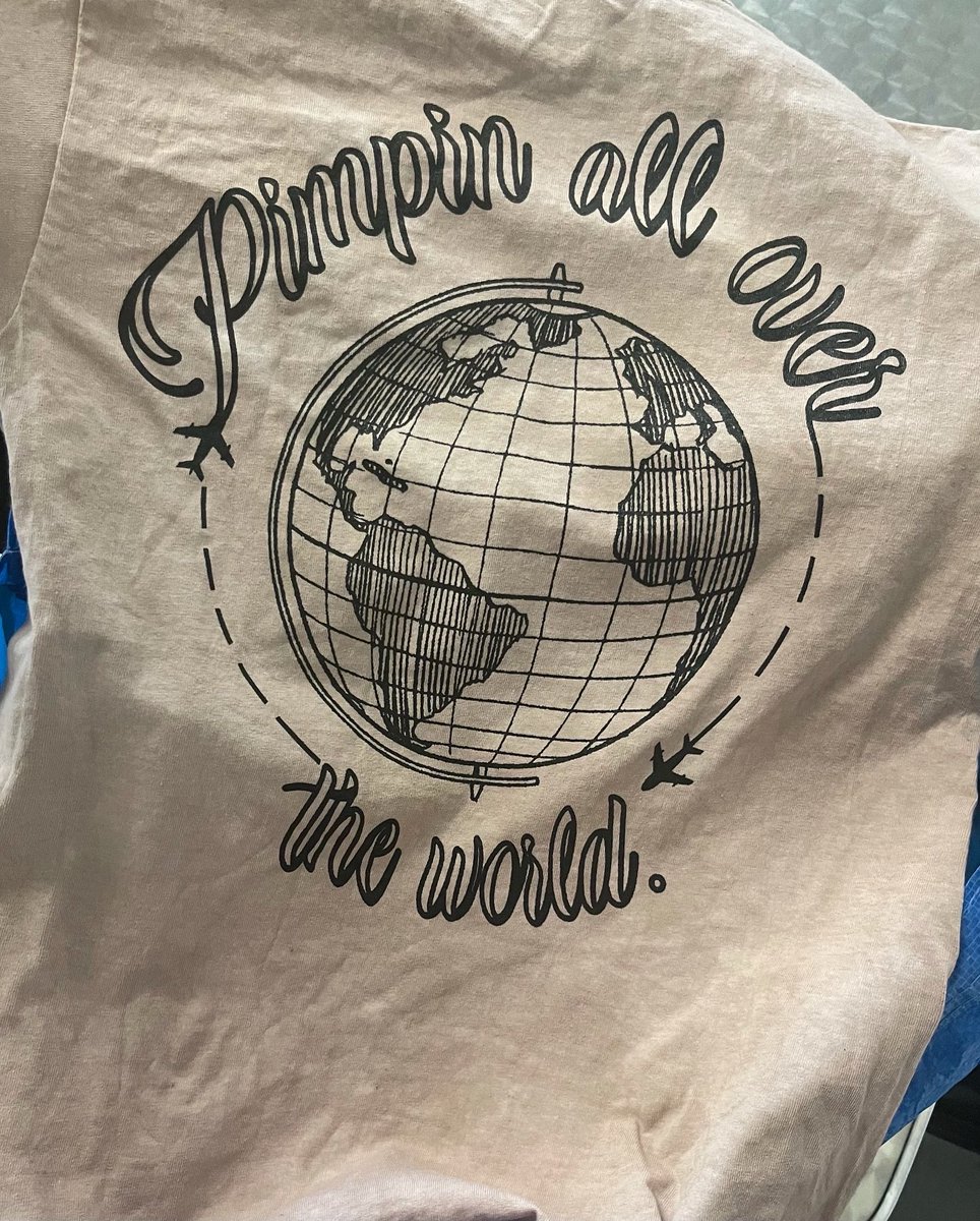 ApprovedShop's tweet photo. added this design to the back of our 1 of 1 custom dyed pimpin tshirts 🥰💋💔❤️😍🔥🍒💋🥰 https://t.co/0IS3BJye1D