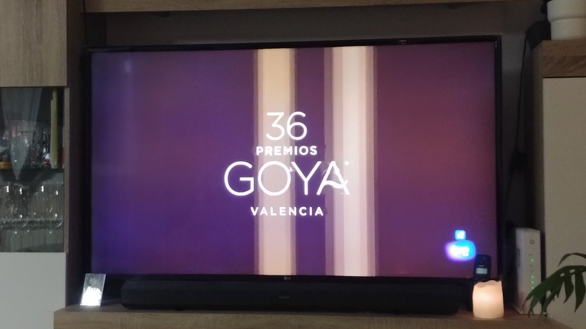 ApintoMar's tweet photo. Comienza!!! #Goya2022 listos para la gala. Buen comienzo #Calabuch y fuegos valencianos https://t.co/9y4V9Uvg2N