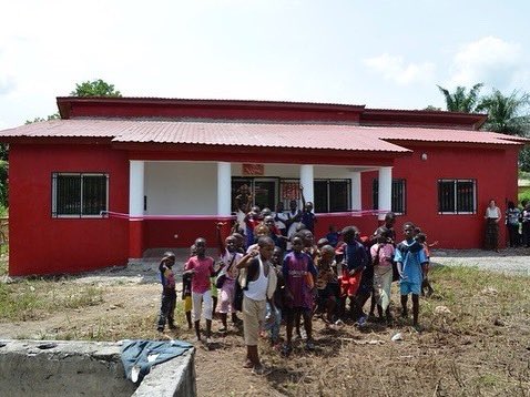 Last year, my non-profit Guinean Medical Society raised $13,018 to open a #pediatric clinic in Dubréka, #Guinea.

This week, we used the funds to dig a septic tank for the building and drill a deep-well for clean water for the community.

This work is just getting started 🇬🇳