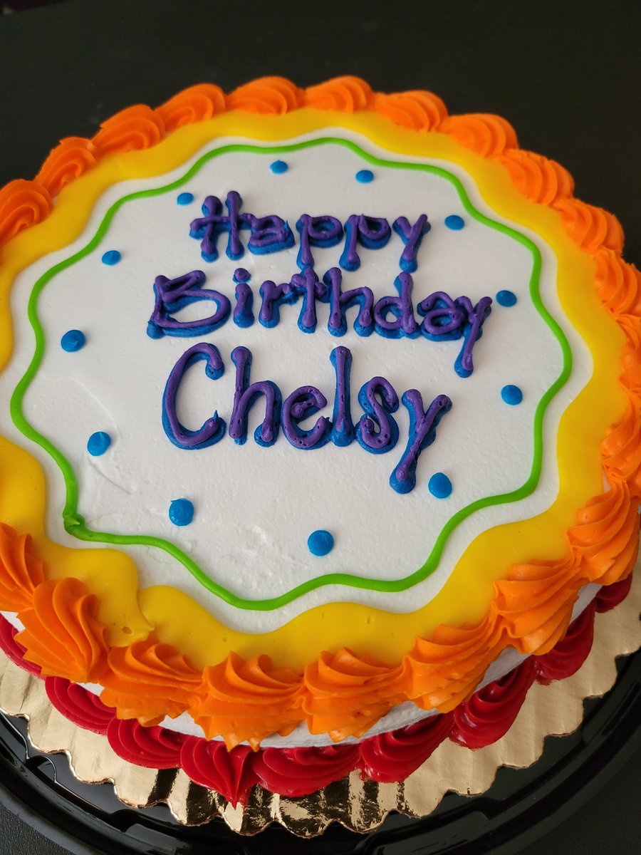 Chelsy_Reed2's tweet photo. I Love my cake! https://t.co/MyvBVeuyxa